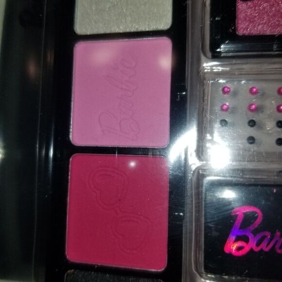 Barbie the Movie Adult Barbie Cosmetic kit new never remove from original Packag - Picture 10 of 15